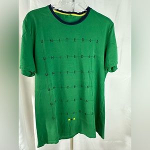 United Colors of Benetton iconic green T-shirt. Short sleeve. Size Medium.